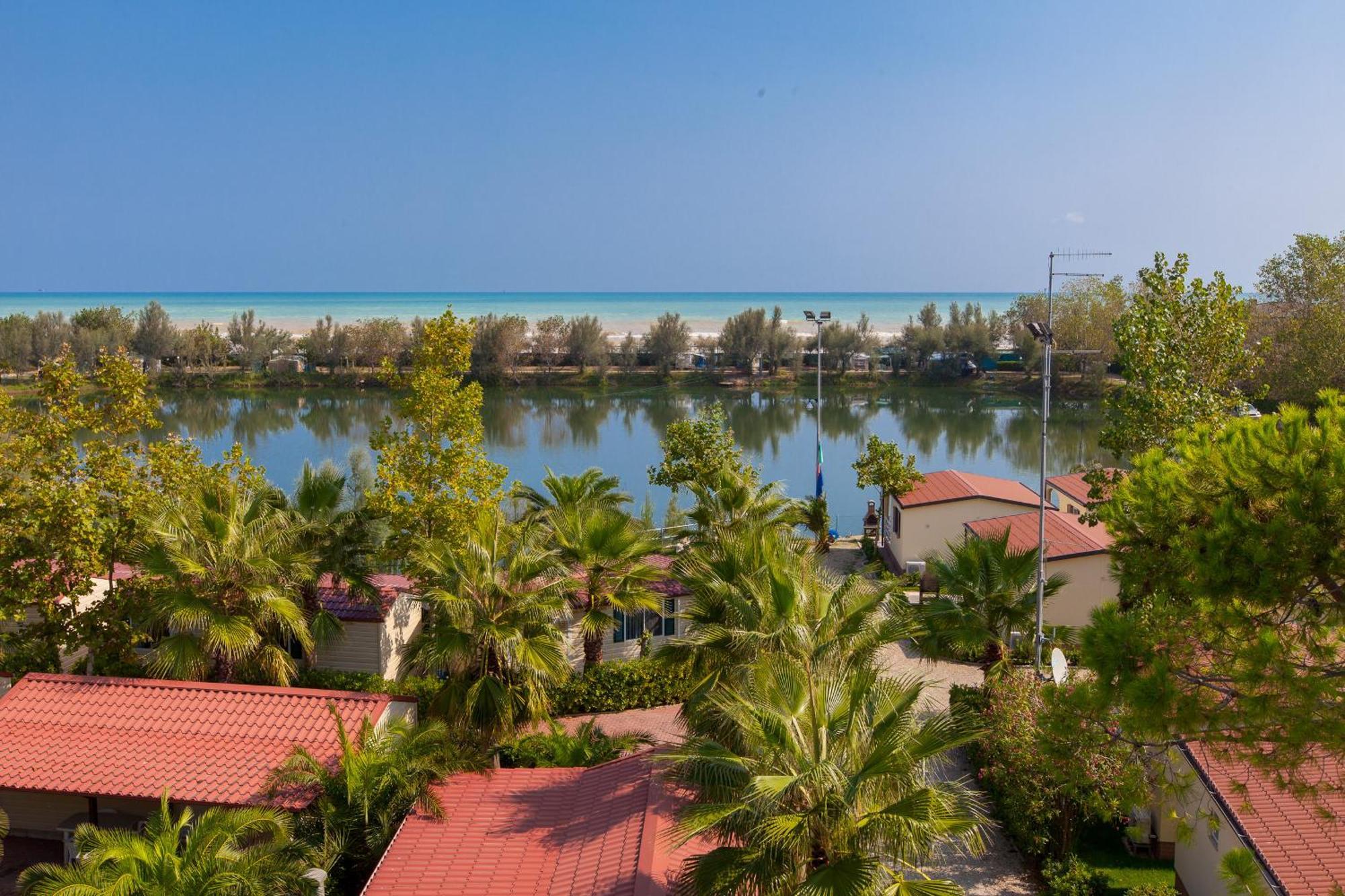 Camping Village Lake Placid Silvi Marina Exterior foto